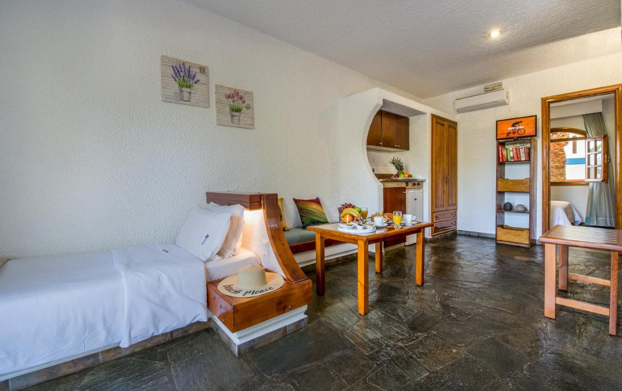 Folia Apartments Chania Agia Marina Buitenkant foto