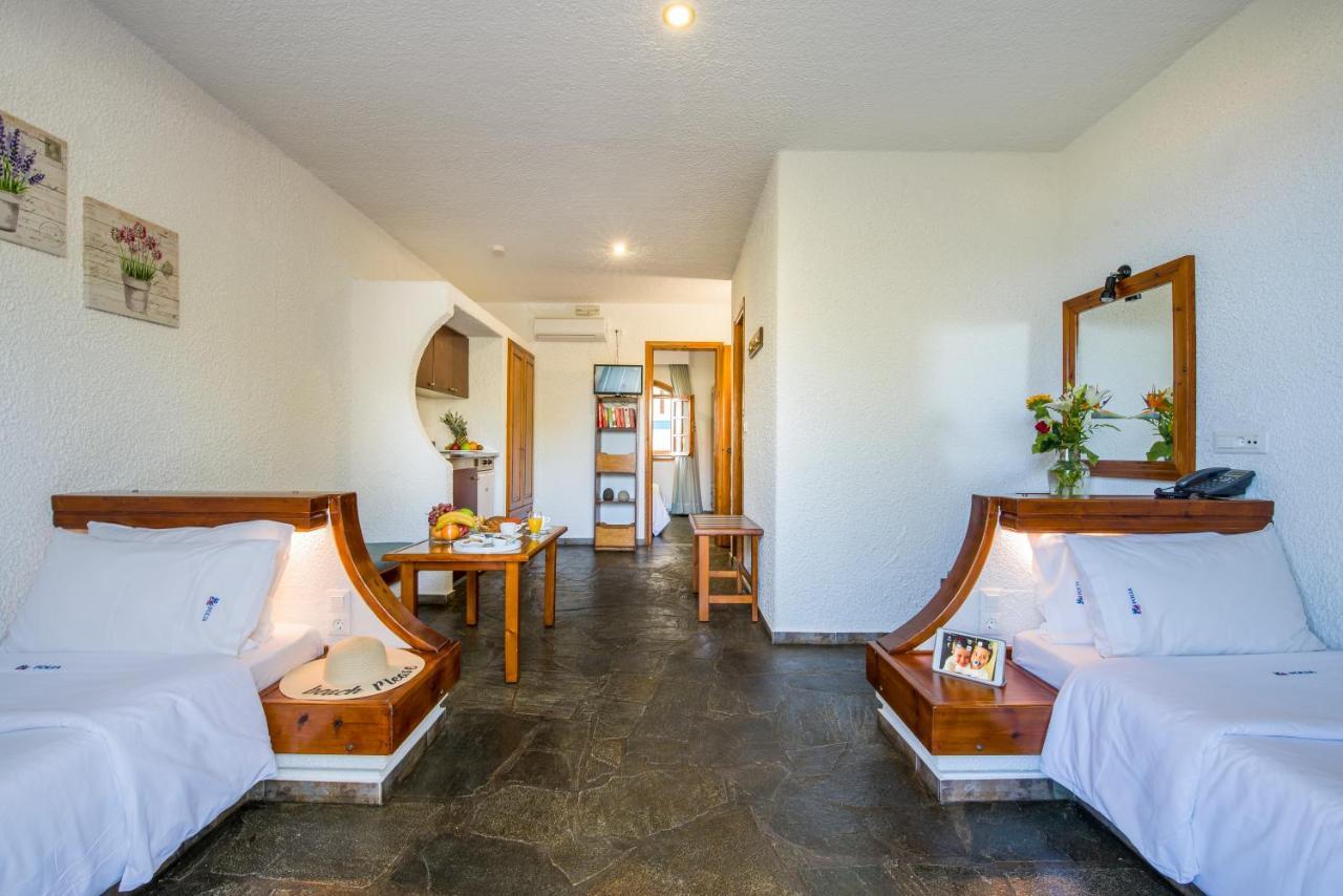 Folia Apartments Chania Agia Marina Buitenkant foto