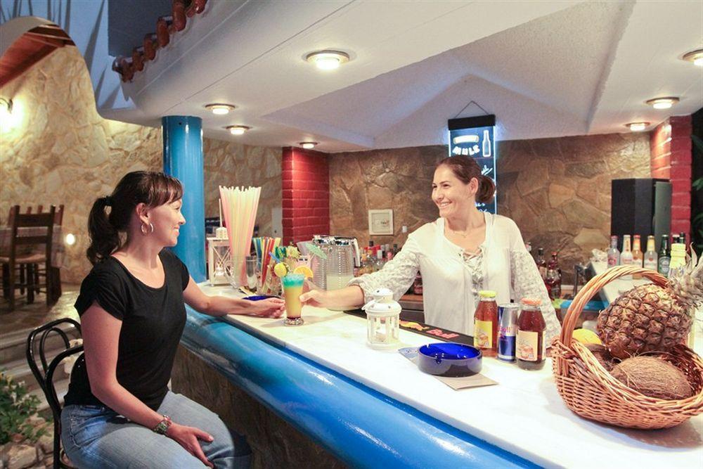 Folia Apartments Chania Agia Marina Restaurant foto